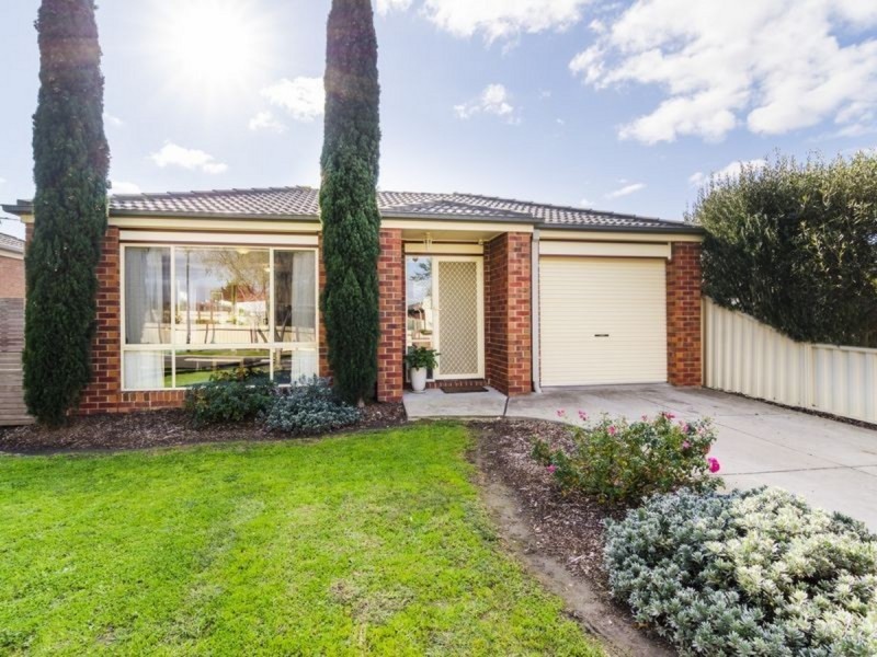 27 Arlington Way, Point Cook VIC 3030