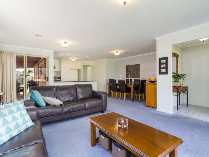 27 Arlington Way, Point Cook VIC 3030
