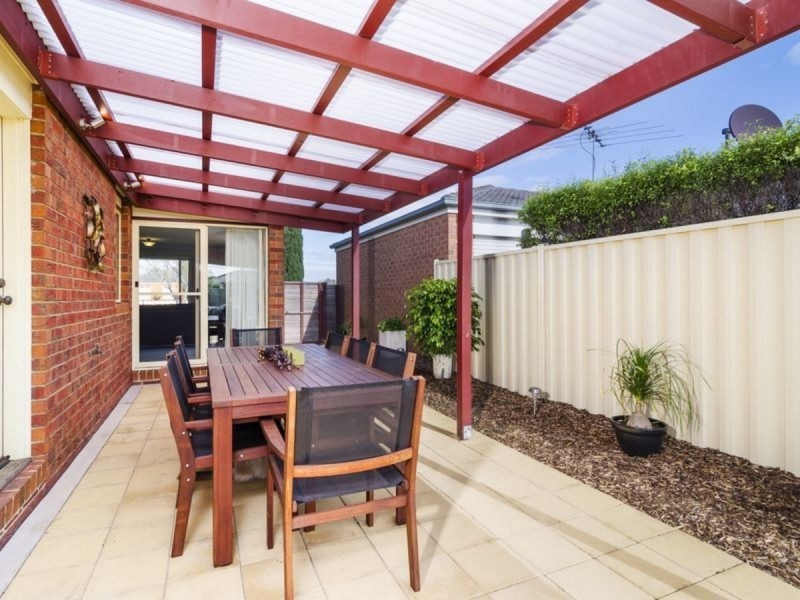 27 Arlington Way, Point Cook VIC 3030