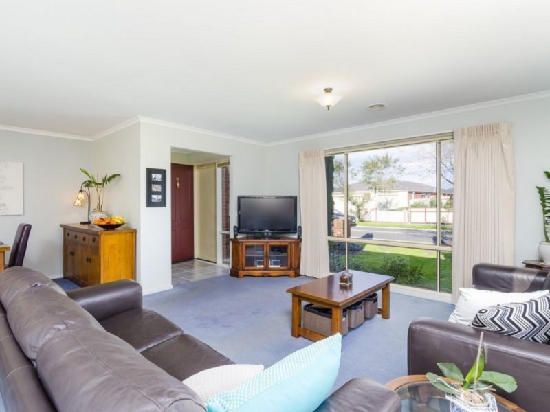 27 Arlington Way, Point Cook VIC 3030