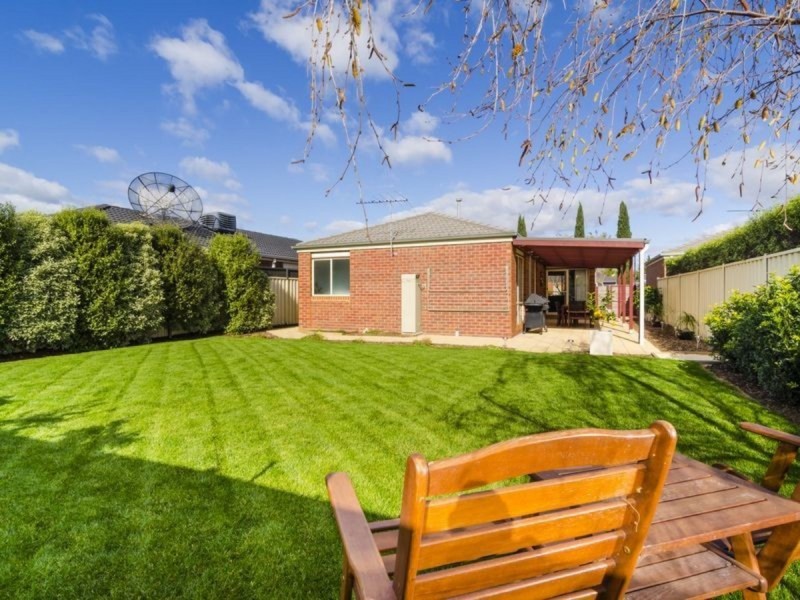 27 Arlington Way, Point Cook VIC 3030