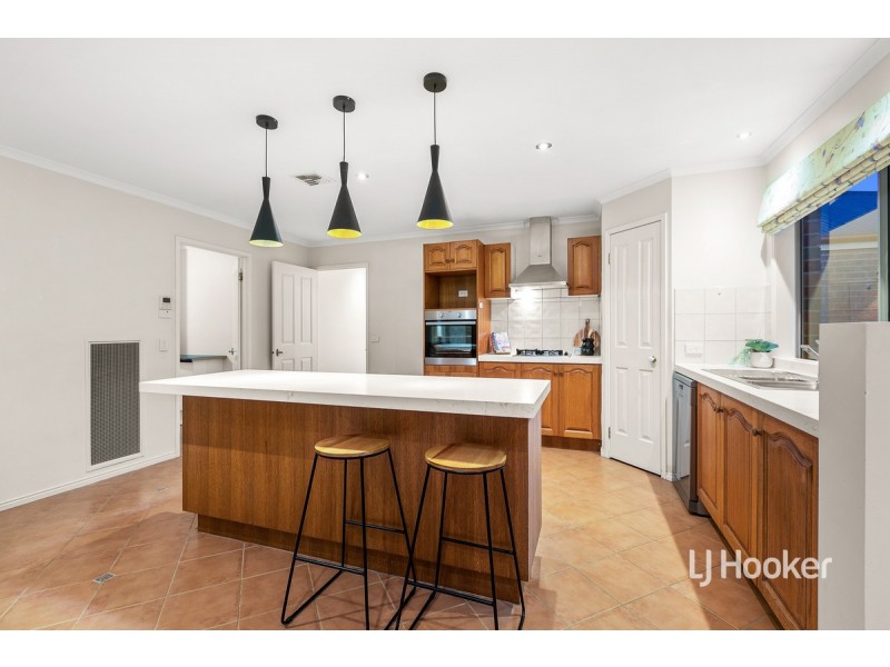 6 Seaeagle Avenue, Point Cook VIC 3030