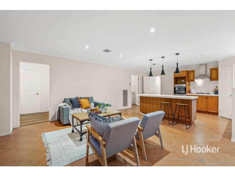 6 Seaeagle Avenue, Point Cook VIC 3030