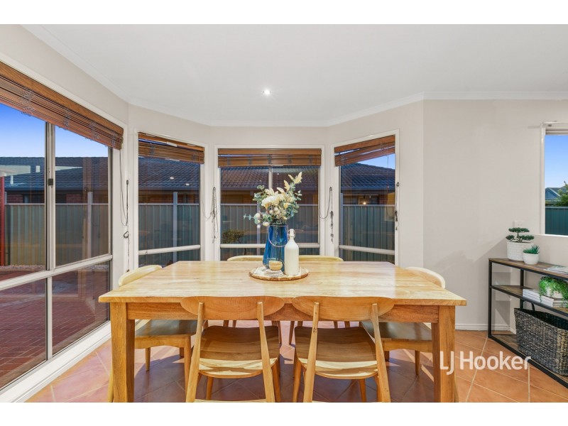 6 Seaeagle Avenue, Point Cook VIC 3030