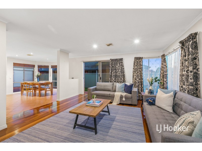 6 Seaeagle Avenue, Point Cook VIC 3030