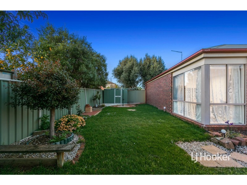 6 Seaeagle Avenue, Point Cook VIC 3030