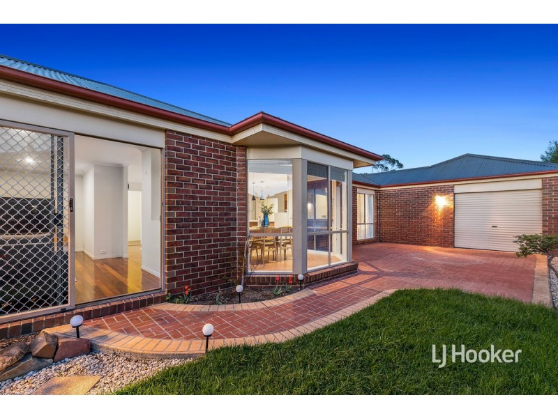 6 Seaeagle Avenue, Point Cook VIC 3030