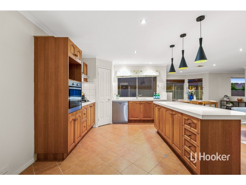 6 Seaeagle Avenue, Point Cook VIC 3030