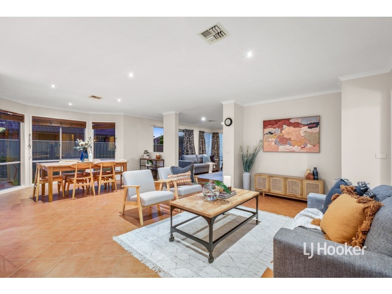 6 Seaeagle Avenue, Point Cook VIC 3030