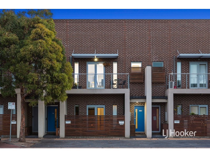 2/23 Tom Roberts Parade, Point Cook VIC 3030