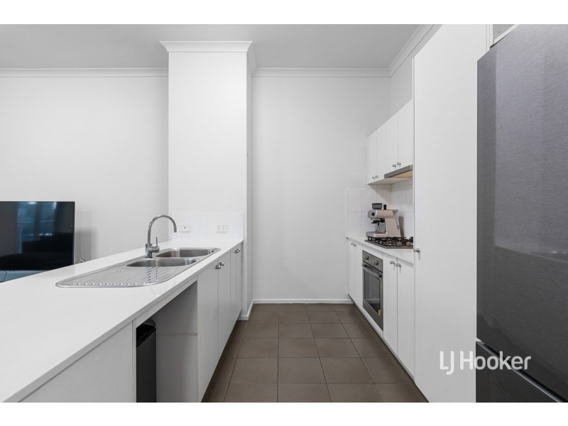 2/23 Tom Roberts Parade, Point Cook VIC 3030