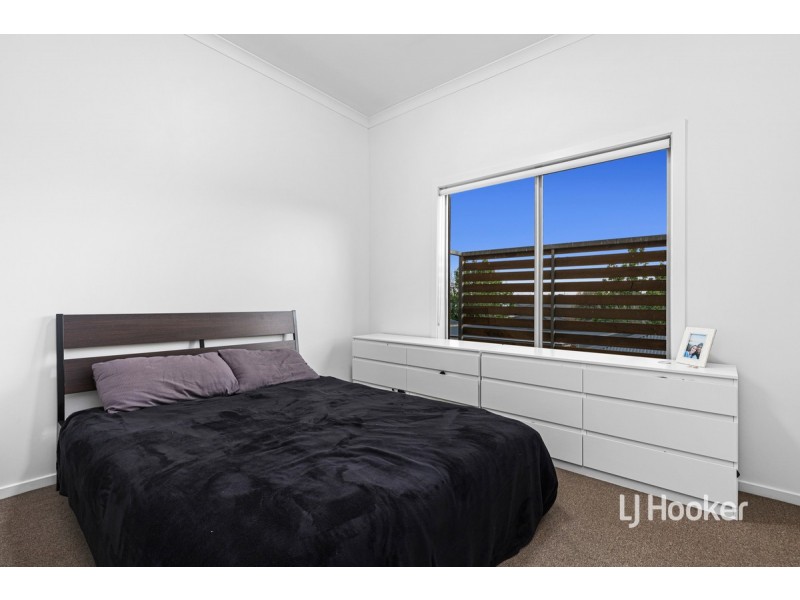 2/23 Tom Roberts Parade, Point Cook VIC 3030