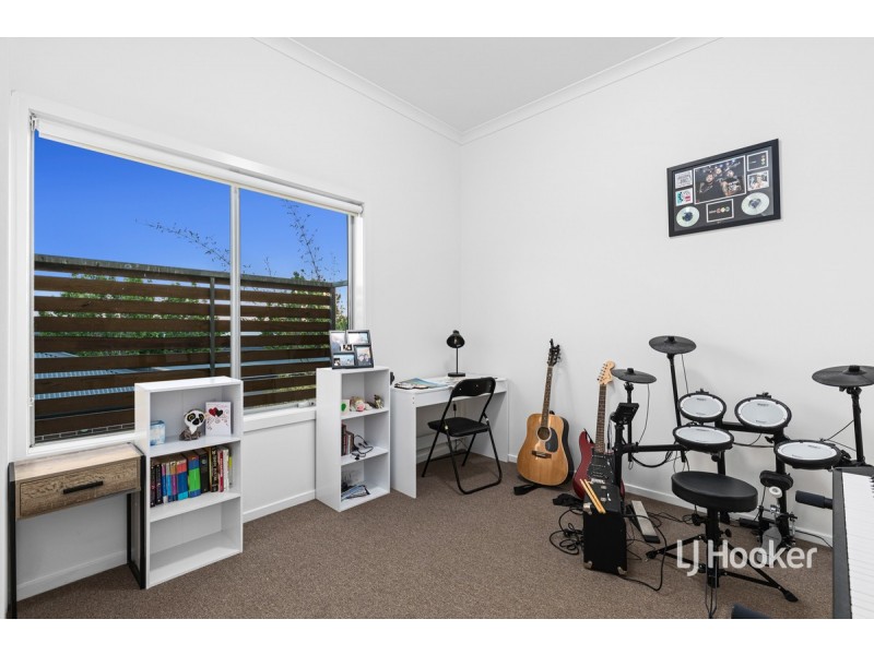 2/23 Tom Roberts Parade, Point Cook VIC 3030