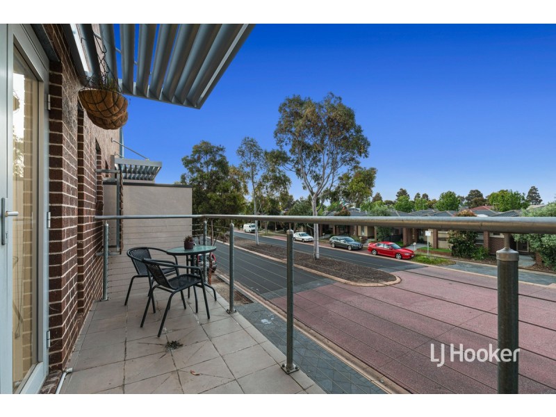 2/23 Tom Roberts Parade, Point Cook VIC 3030