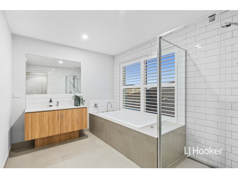 20 Grosset Way, Point Cook VIC 3030
