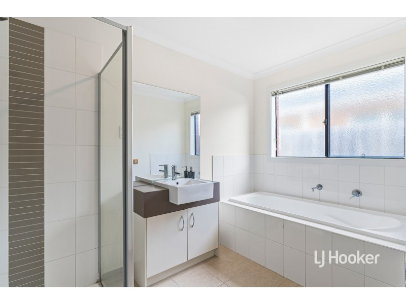 44 Chapman Drive, Wyndham Vale VIC 3024