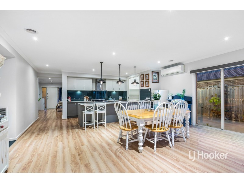 112 Malibu Boulevard, Point Cook VIC 3030