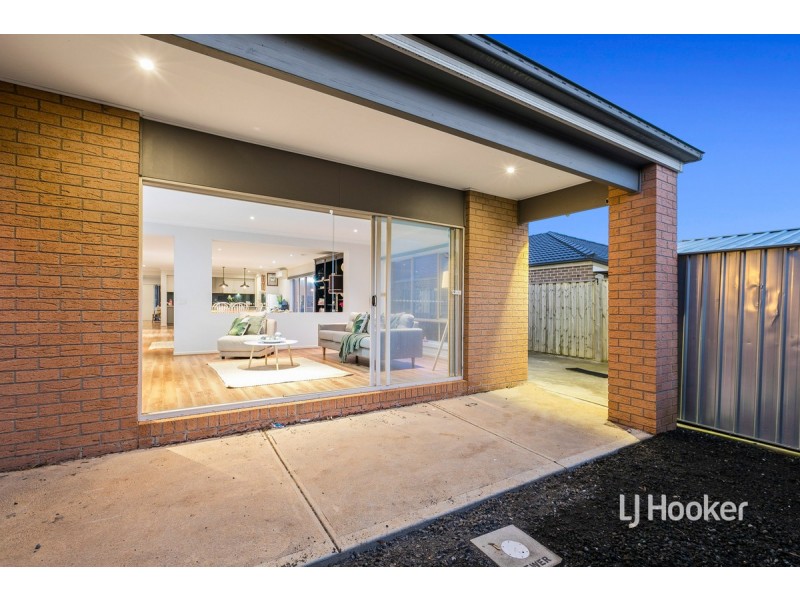 112 Malibu Boulevard, Point Cook VIC 3030