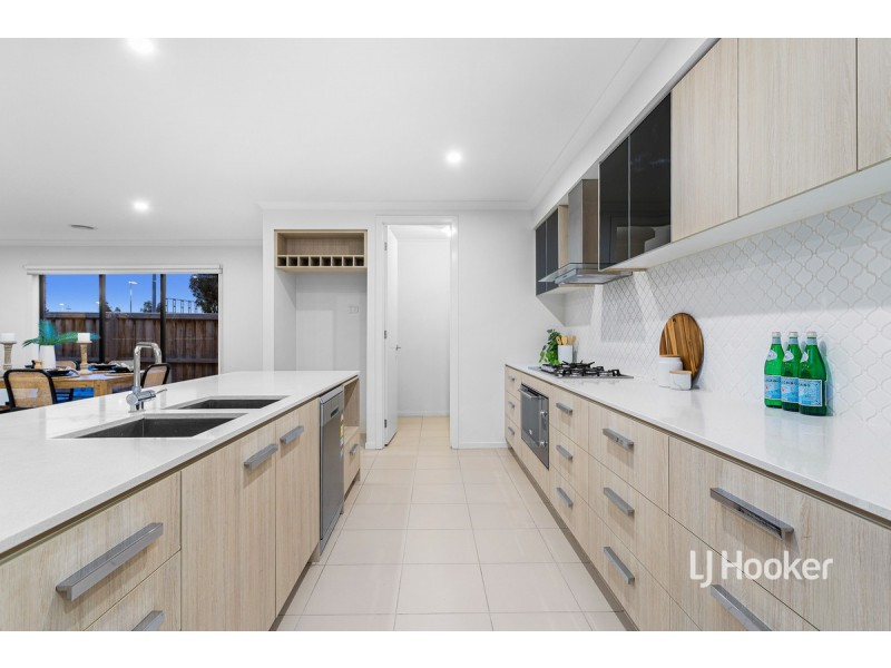 2 Orpheus Street, Point Cook VIC 3030