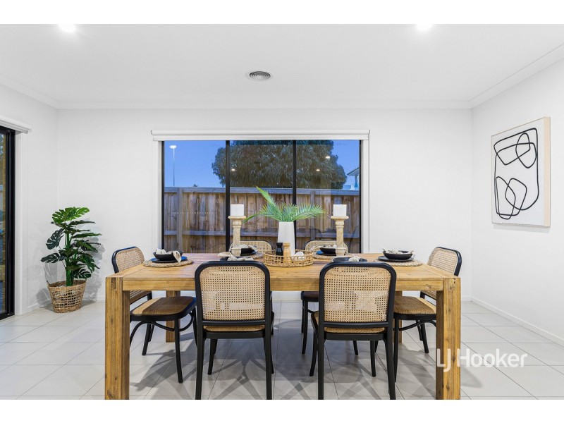 2 Orpheus Street, Point Cook VIC 3030