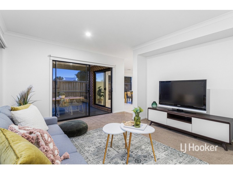 2 Orpheus Street, Point Cook VIC 3030