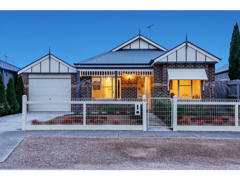 6 Sumner Crescent, Point Cook VIC 3030