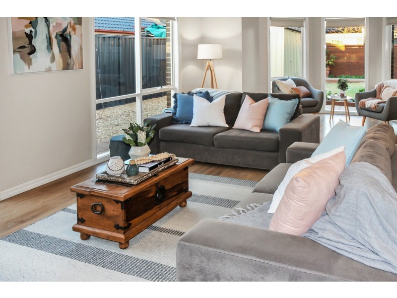 6 Sumner Crescent, Point Cook VIC 3030