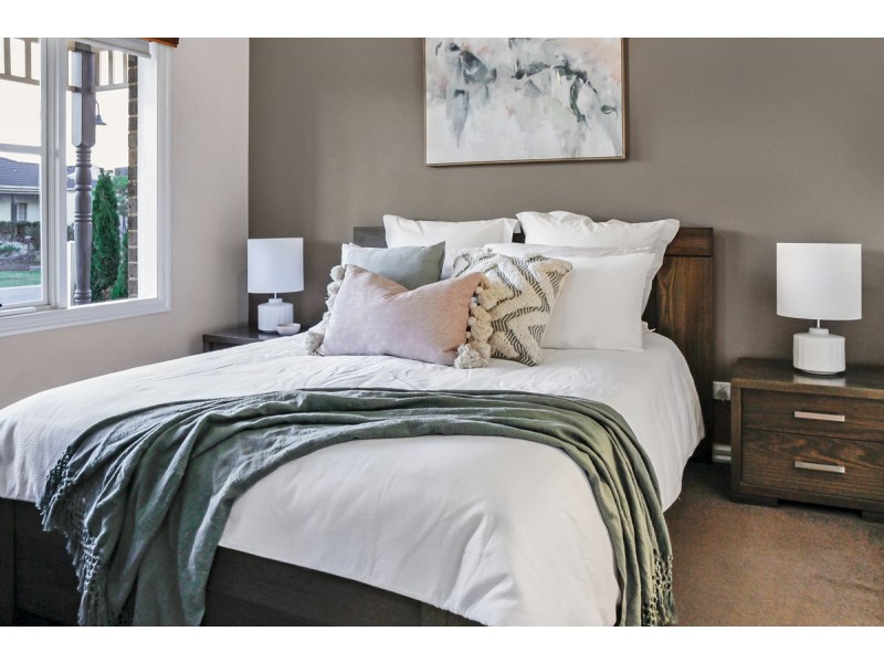 6 Sumner Crescent, Point Cook VIC 3030