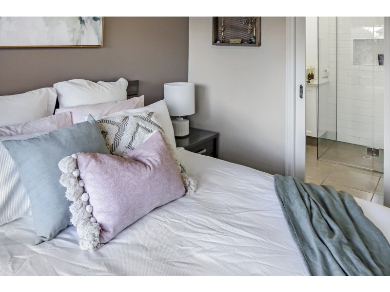 6 Sumner Crescent, Point Cook VIC 3030