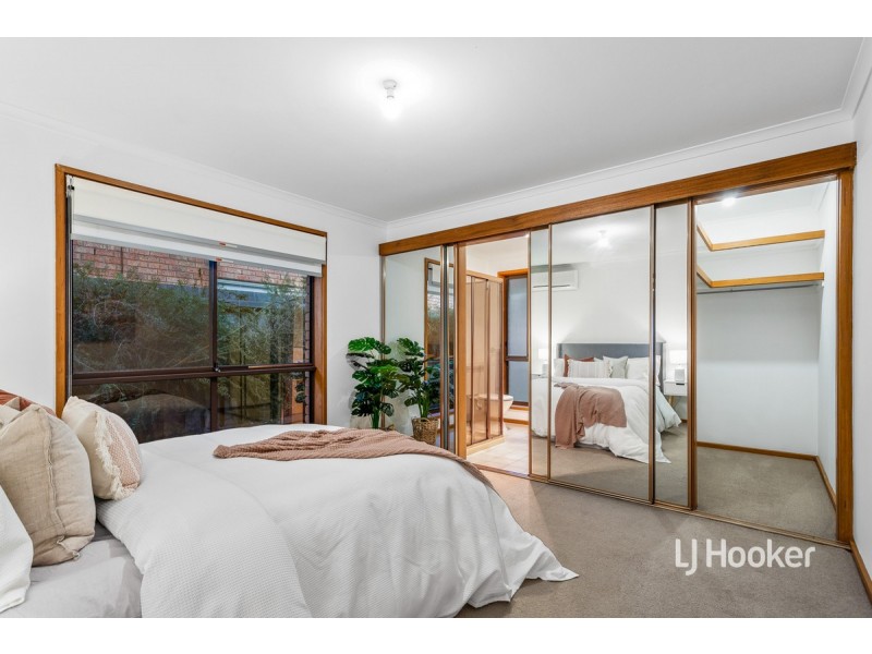 15 Creswell Court, Altona Meadows VIC 3028