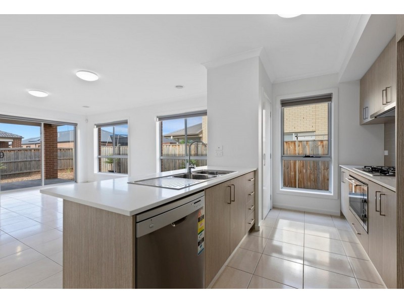 5 Goolwa Road, Point Cook VIC 3030