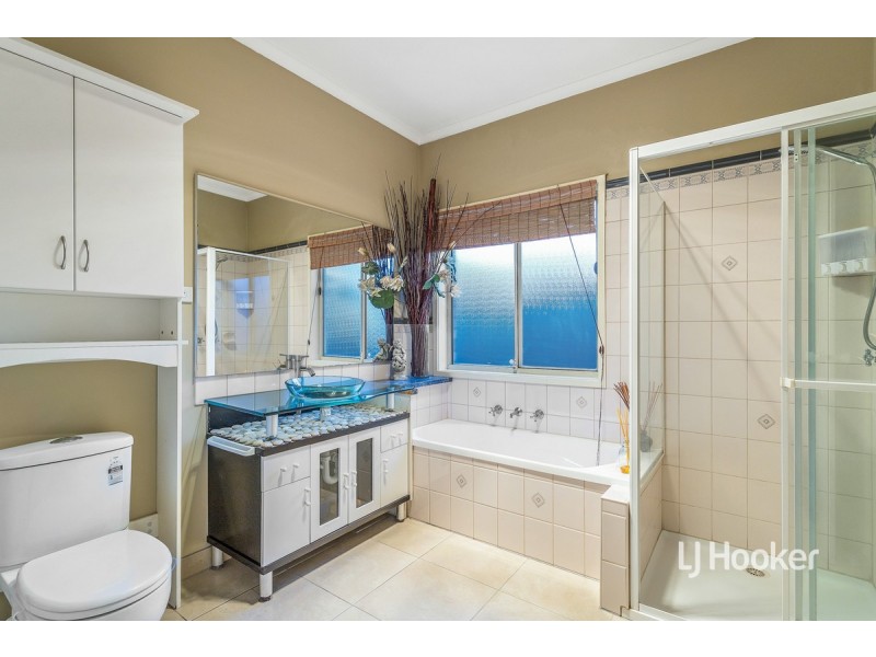 11 Wakefield Court, Point Cook VIC 3030