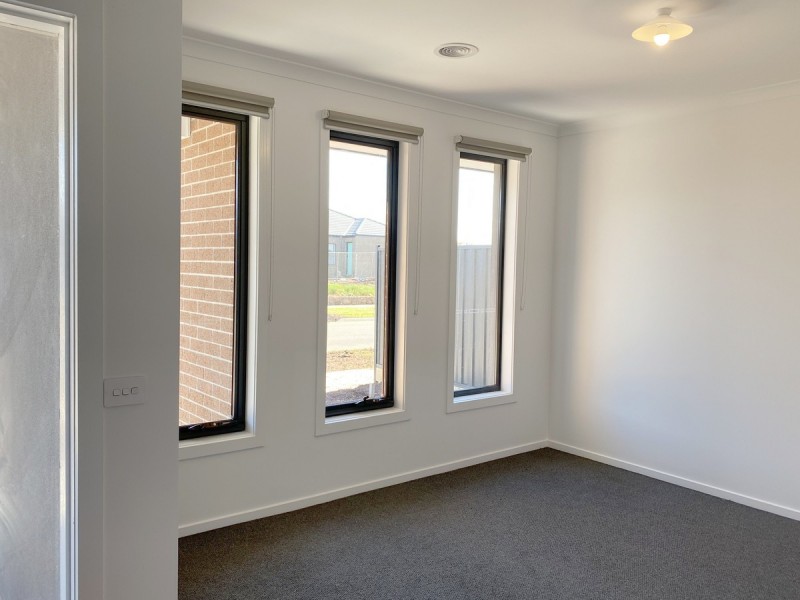 20 Pyrenees Street, Truganina VIC 3029