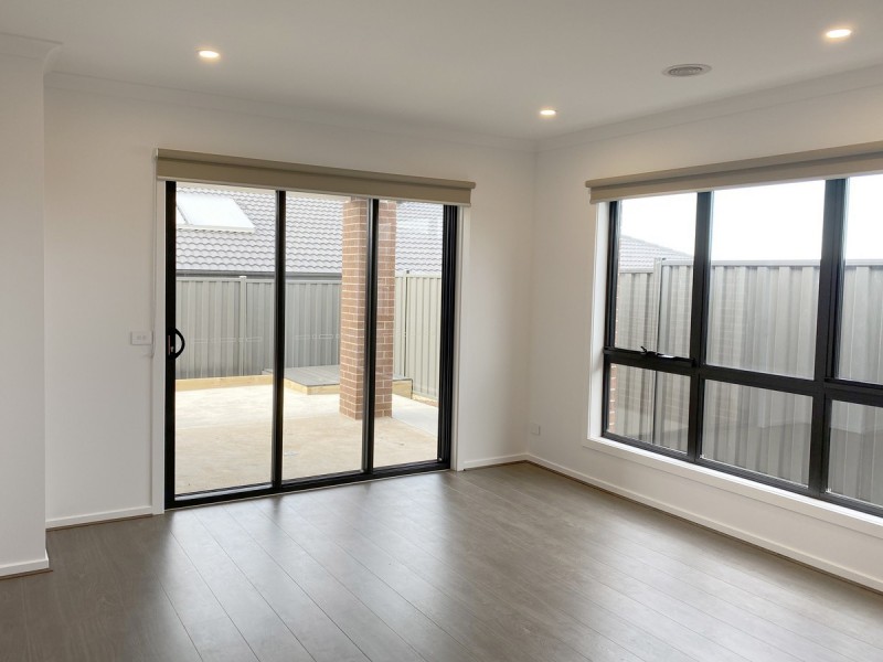 20 Pyrenees Street, Truganina VIC 3029