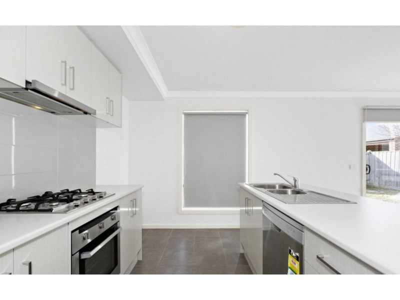 35 Seagrass Crescent, Point Cook VIC 3030