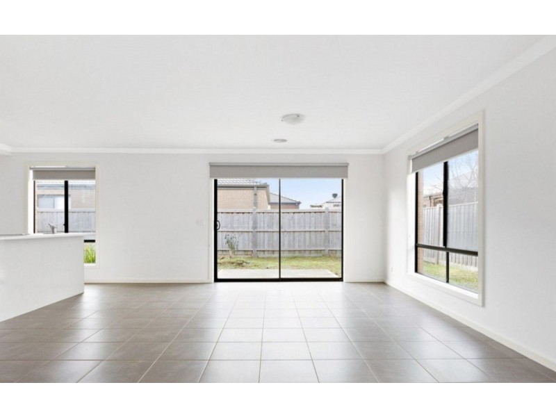 35 Seagrass Crescent, Point Cook VIC 3030