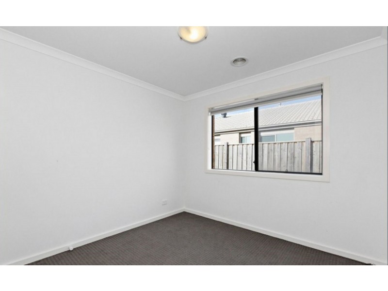 35 Seagrass Crescent, Point Cook VIC 3030