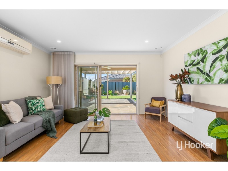 33 Regal Road, Point Cook VIC 3030