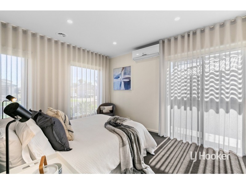 33 Regal Road, Point Cook VIC 3030