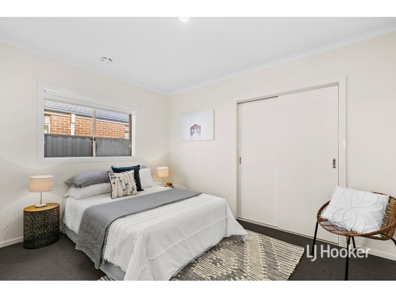 33 Regal Road, Point Cook VIC 3030