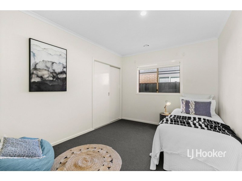 33 Regal Road, Point Cook VIC 3030