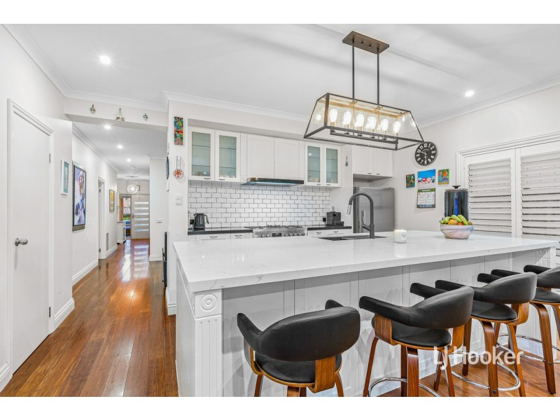 14 Seafarer Way, Sanctuary Lakes VIC 3030