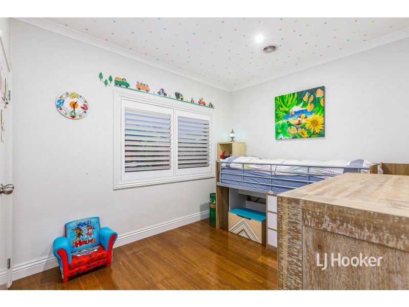 14 Seafarer Way, Sanctuary Lakes VIC 3030