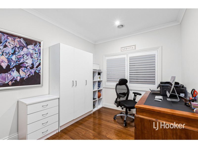 14 Seafarer Way, Sanctuary Lakes VIC 3030