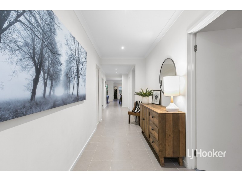 6 Saffron Place, Point Cook VIC 3030