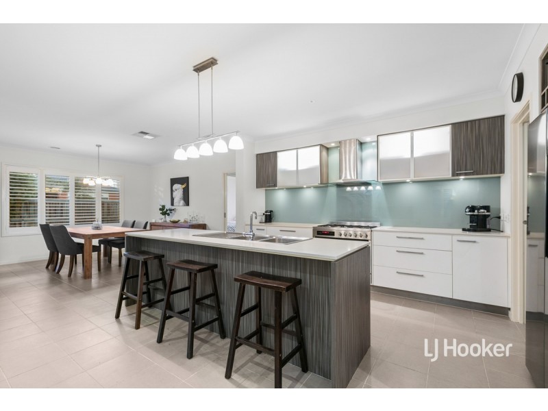 6 Saffron Place, Point Cook VIC 3030