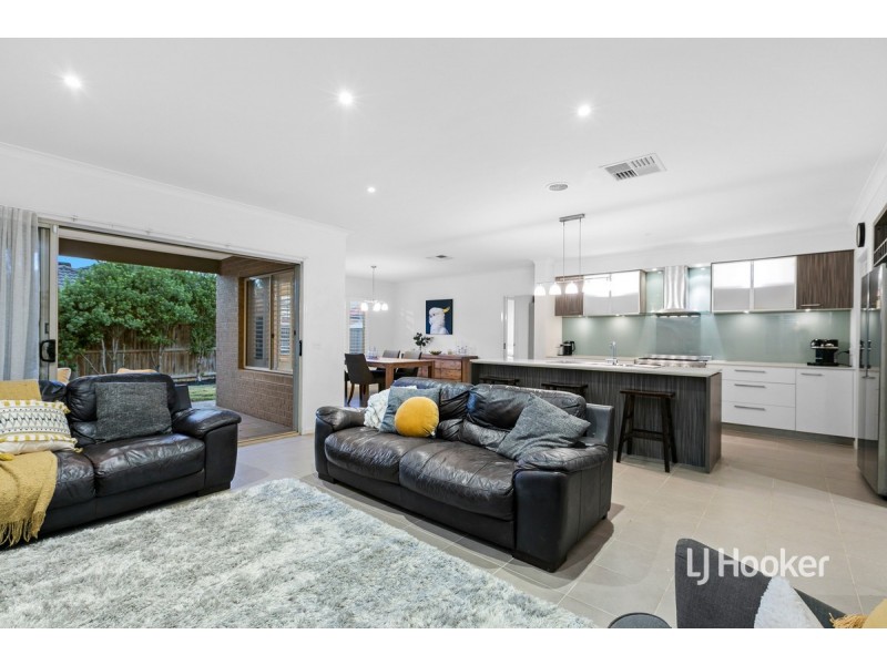6 Saffron Place, Point Cook VIC 3030