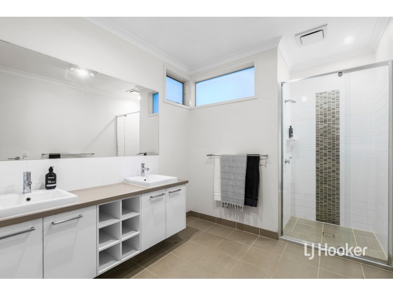 6 Saffron Place, Point Cook VIC 3030