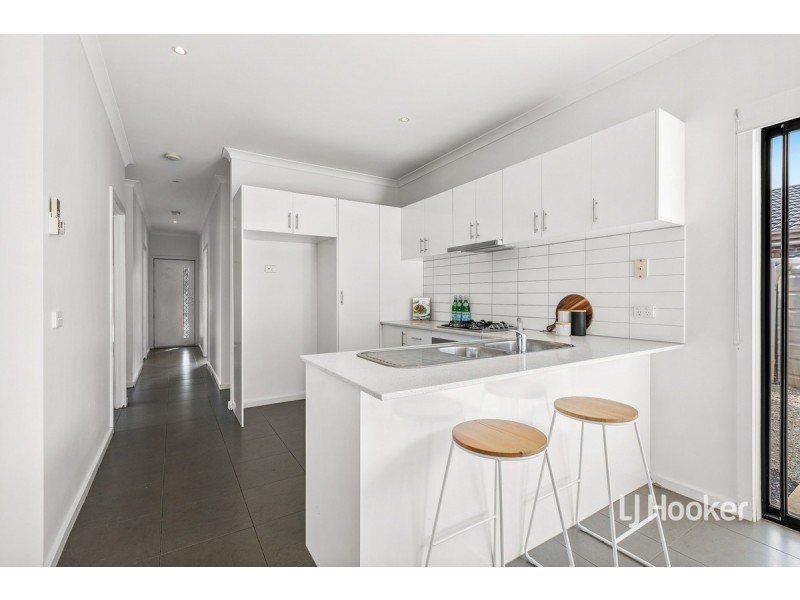 1/33 Whitlam Green, Point Cook VIC 3030