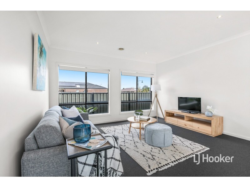 1/33 Whitlam Green, Point Cook VIC 3030